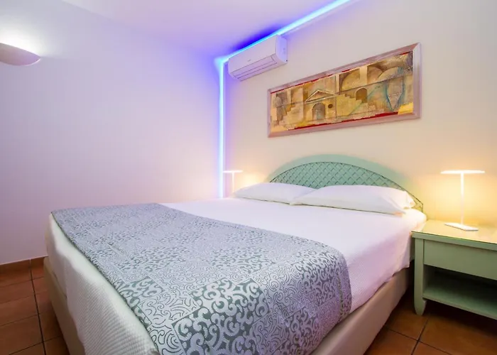 Holiday park Velazquez 2*